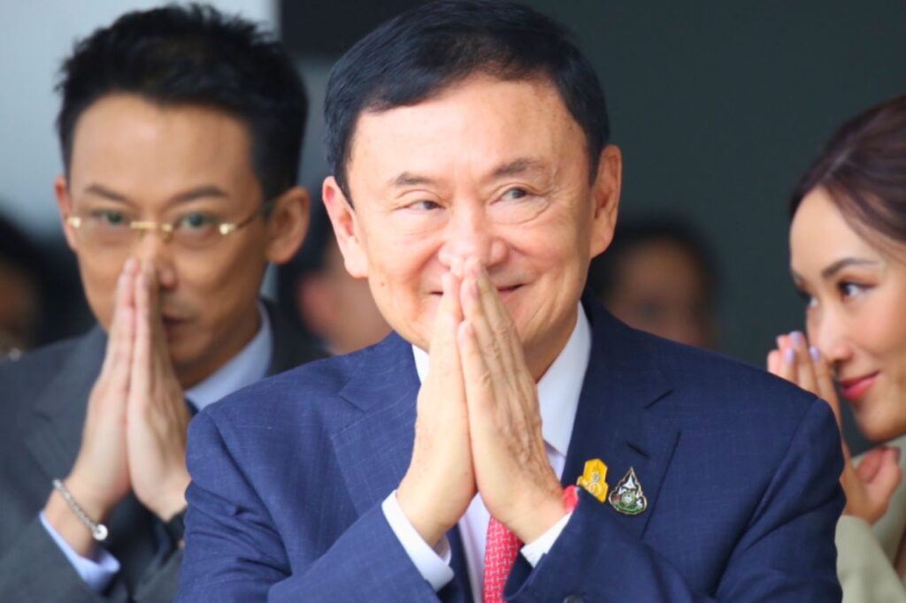 L'ancien Premier ministre thaïlandais, Thaksin Shinawatra, demande la grâce royale