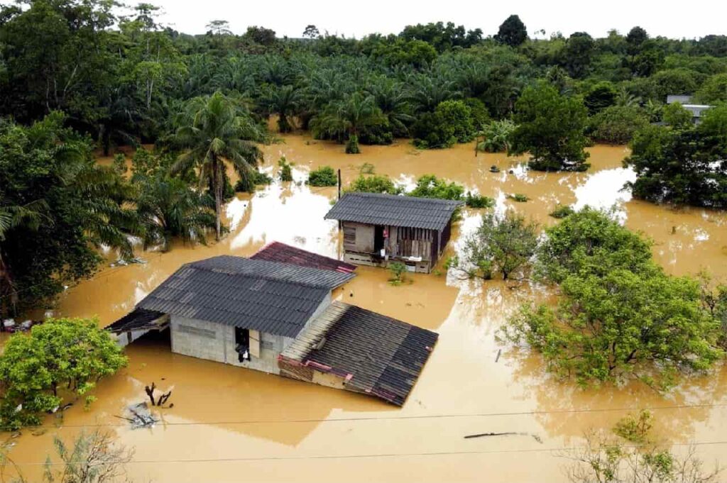 Alors que des régions de Thaïlande sont inondées, de fortes pluies sont prévues ce weekend