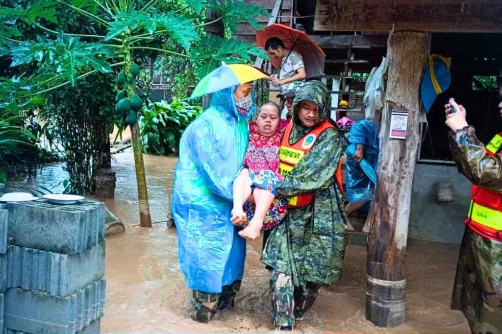 Alors que des régions de Thaïlande sont inondées, de fortes pluies sont prévues ce weekend