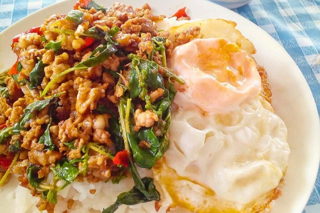 The best recipe for Phat kaphrao (stir-fried with holy basil) revealed