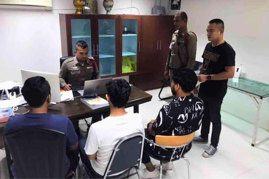 Un touriste agressé par 3 chauffeurs de tuk tuk en Thaïlande