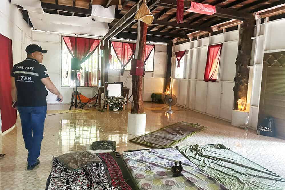 Un gourou qui enseignait le yoga sexuel en Thaïlande a été arrêté 4 Un gourou qui enseignait le yoga sexuel en Thaïlande a été arrêté