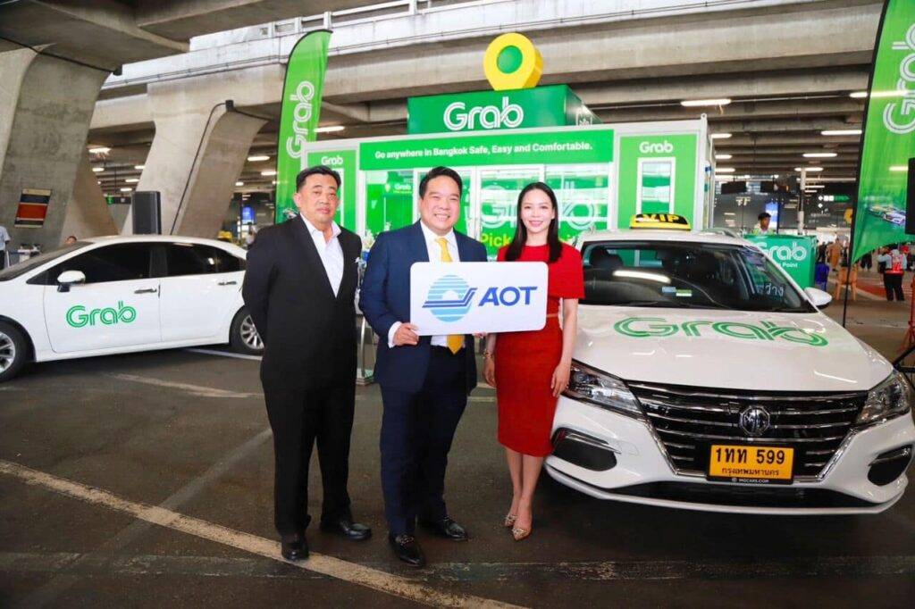 Le service de taxi Grab arrive à l'aéroport de Suvarnabhumi en Thaïlande