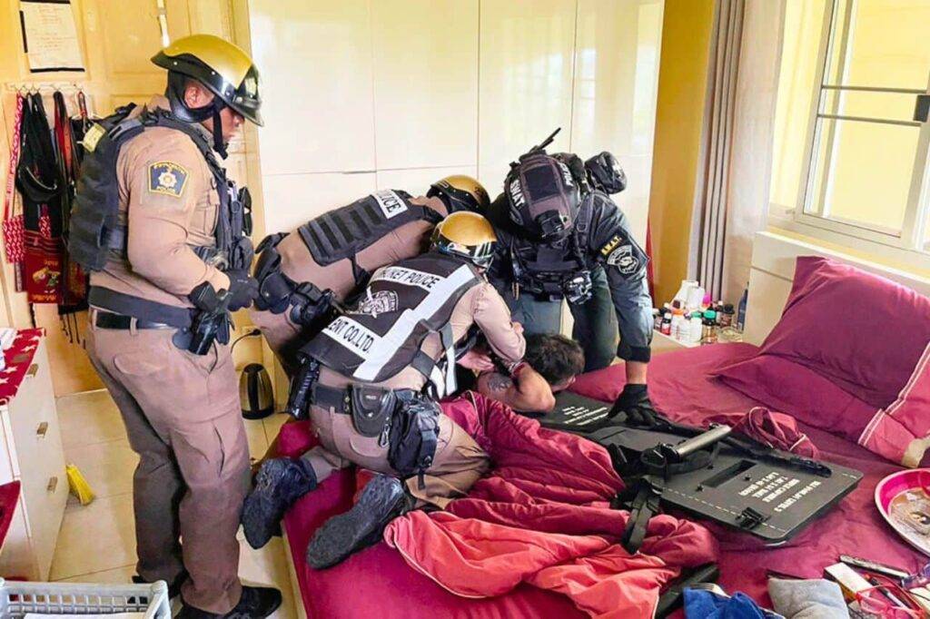 Un étranger dangereux qui terrorisait ses voisins a été arrêté en Thaïlande