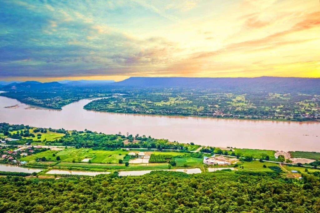 Fleuve Mékong entre le Laos et la Thaïlande