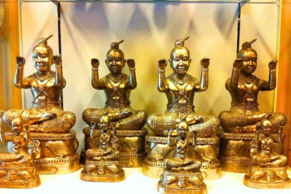 L'histoire macabre des Kuman Thong de Thaïlande, amulette de fœtus humain