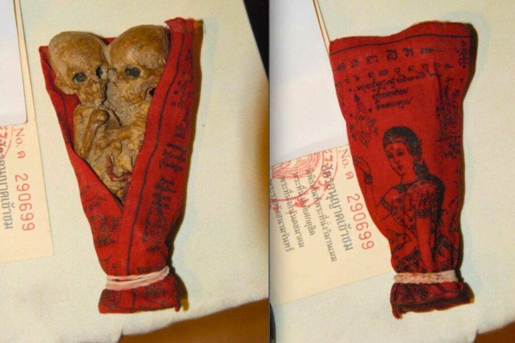 L'histoire macabre des Kuman Thong de Thaïlande, amulette de fœtus humain