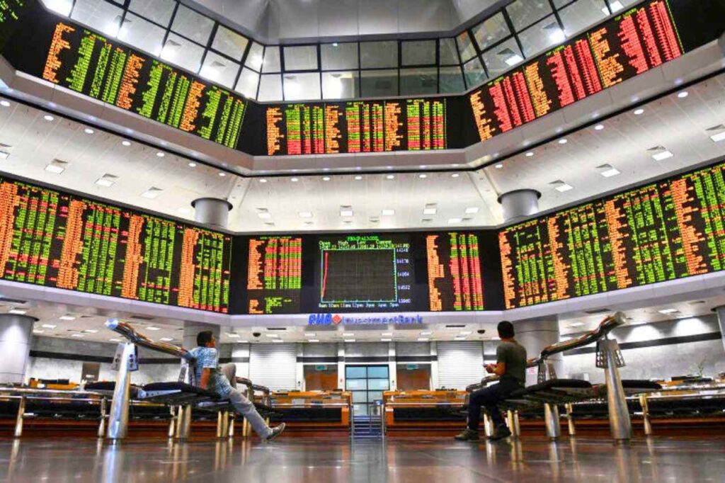 Les investisseurs quittent la bourse de Thaïlande vers ses rivaux régionaux