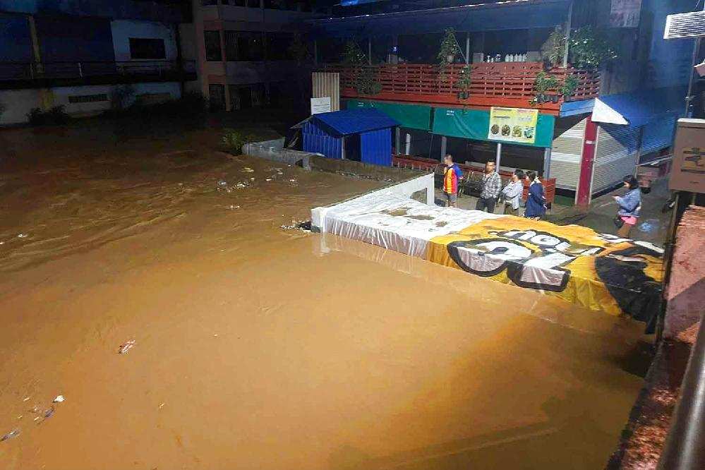 Inondations en Thaïlande : l'aéroport de Phuket met en garde les voyageurs