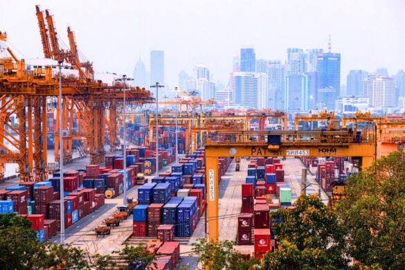 Droits de douane US : la Thaïlande risque 6,14 milliards USD de pertes à l’export