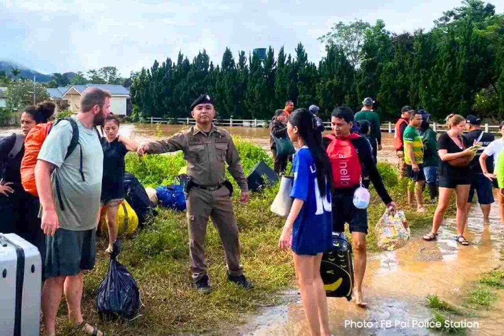 Die Überschwemmungen im Norden Thailands verschlimmern sich, Touristen evakuiert