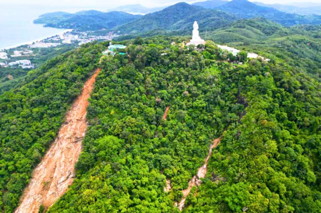 La Thaïlande ferme le site du Big Buddha de Phuket après l'éboulement meurtrier