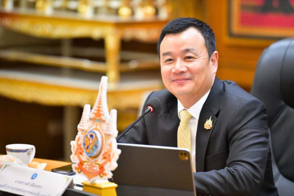 Le projet de taxe touristique de 300 bahts fait son retour en Thaïlande