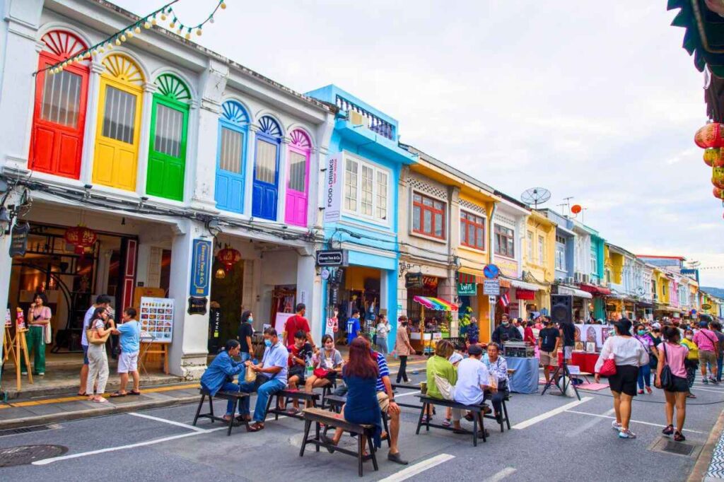 Le tourisme est en plein essor à Phuket mais les ordures s'accumulent