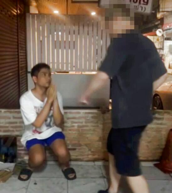 Un touriste russe agresse violemment un thaïlandais et évite la prison