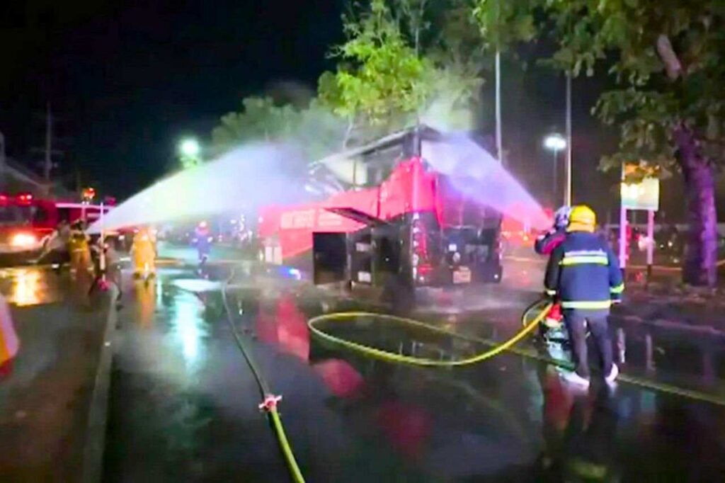 Thaïlande : 50 touristes étrangers échappent de peu à l'incendie de leur bus