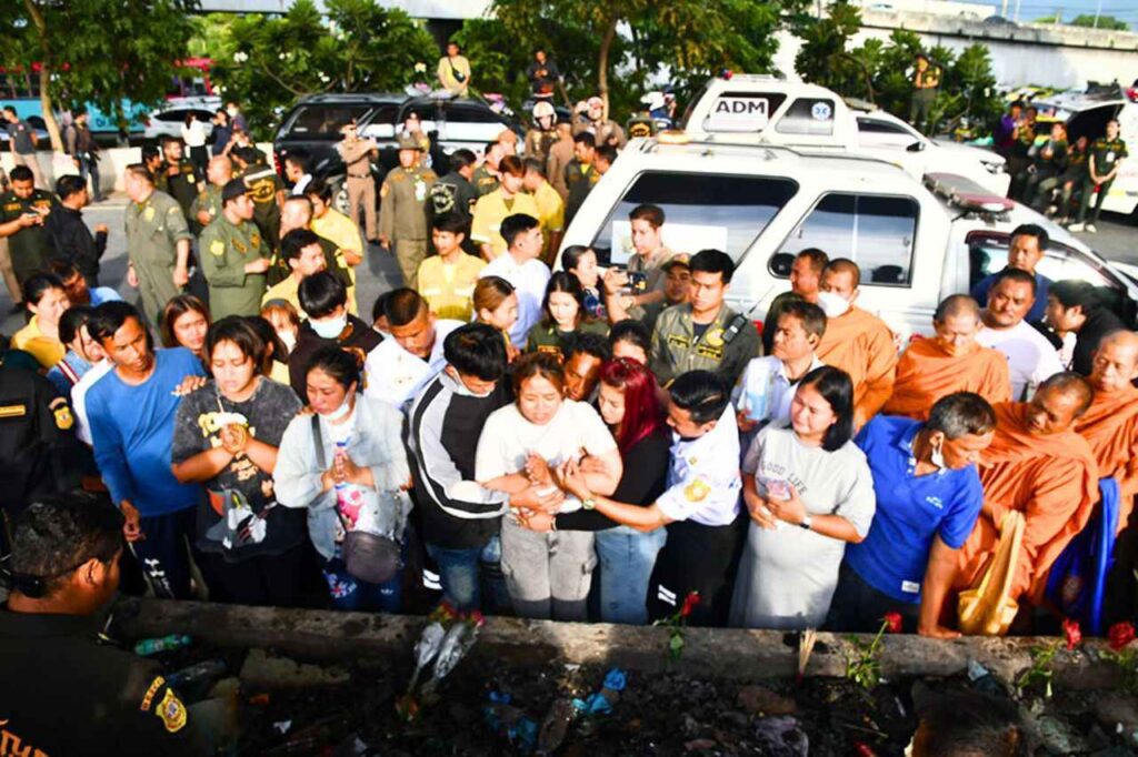 Thaïlande : terrible révélation dans l'incendie du bus qui a tué 20 enfants 7 Thaïlande : terrible révélation dans l'incendie du bus qui a tué 20 enfants