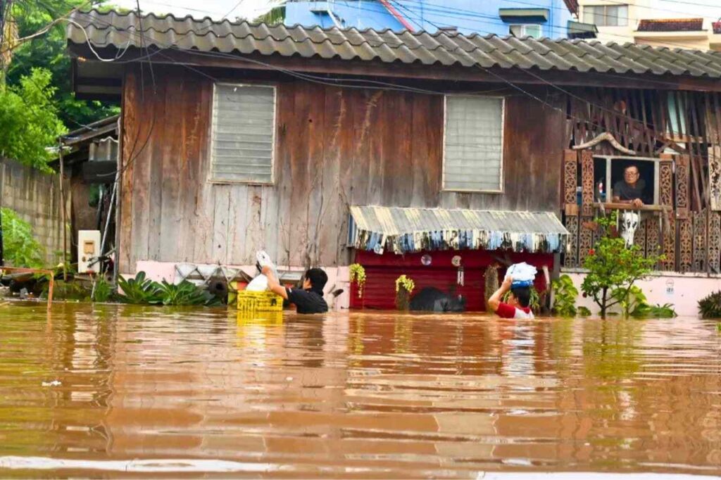 Les inondations continuent de ravager la Thaïlande : 19 provinces touchées