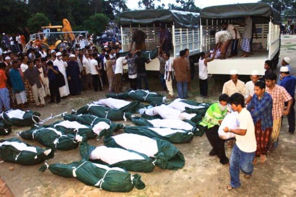 Sud Thaïlande : reçu par des bombes, Thaksin s'excuse pour le massacre de Tak Bai