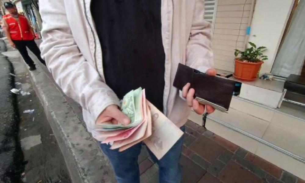 Thaïlande : un pickpocket ladyboy attrapé en plein vol de touriste à Pattaya 4 Thaïlande : un pickpocket ladyboy attrapé en plein vol de touriste à Pattaya