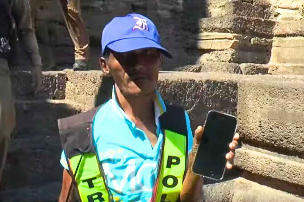 Thaïlande : une française se fait voler son iPhone par un singe à Lopburi 6 Thaïlande : une française se fait voler son iPhone par un singe à Lopburi