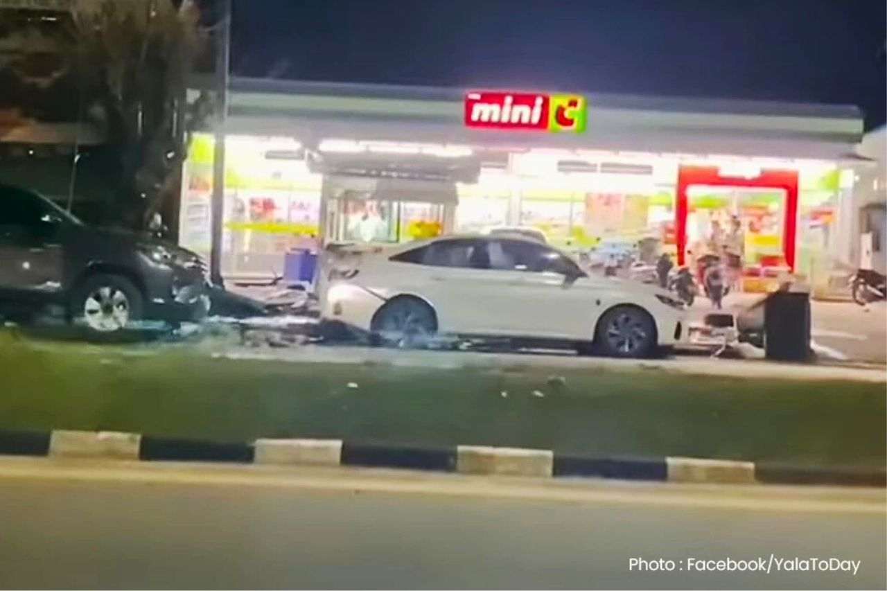 Sud Thaïlande : reçu par des bombes, Thaksin s'excuse pour le massacre de Tak Bai
