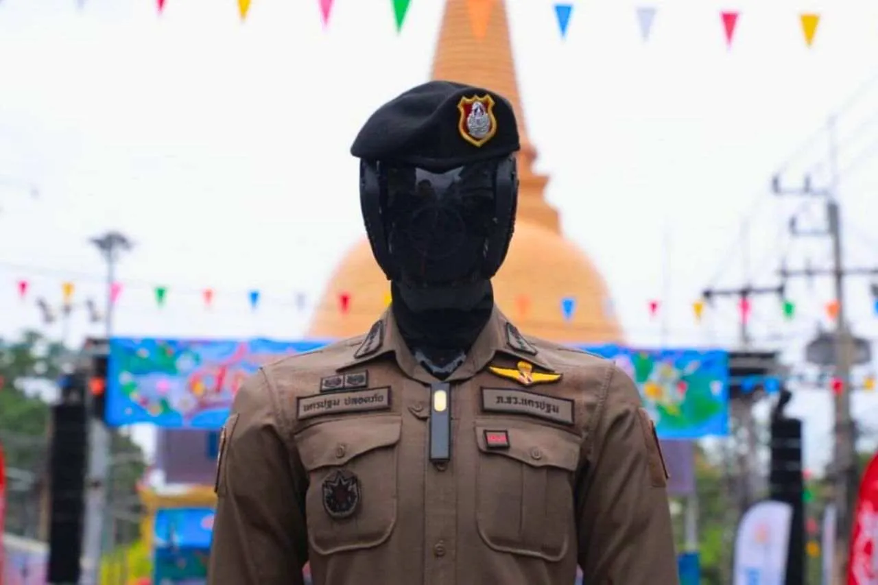 La Thaïlande dévoile un robot humanoïde policier : un robocop thaïlandais ?