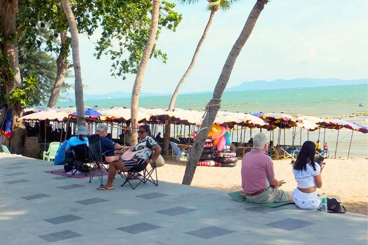 La consommation s’effondre en Thaïlande : alerte sur l’économie 4 La consommation s’effondre en Thaïlande : alerte sur l’économie