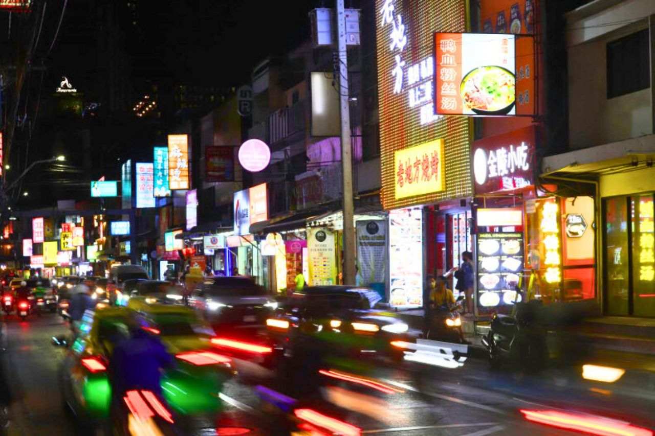 La populaire île de Phuket résiste à la baisse du tourisme chinois