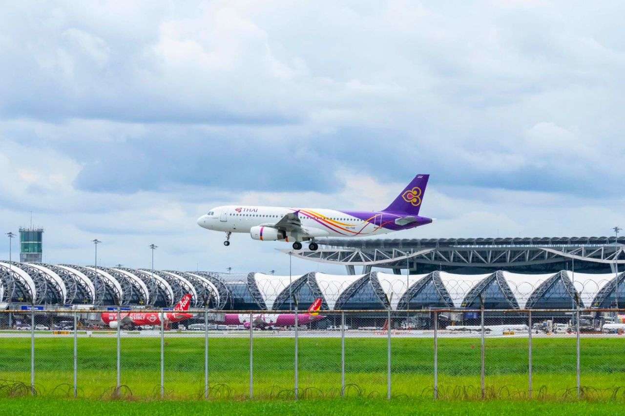 Avión de Thai Airways aeropuerto de Suvarnabhumi
