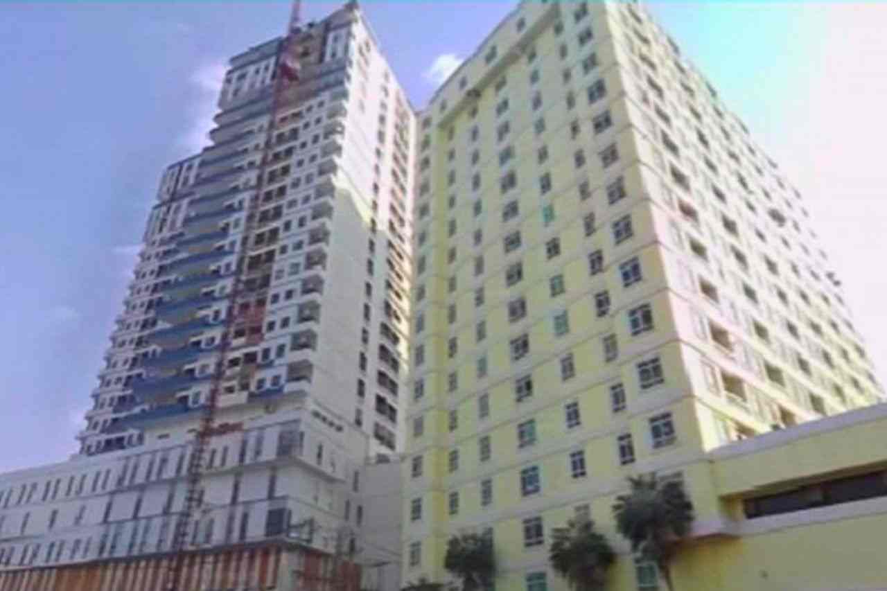 Immeubles soupçonnés d'abriter des centres d'appels frauduleux à Poipet au Cambodge.