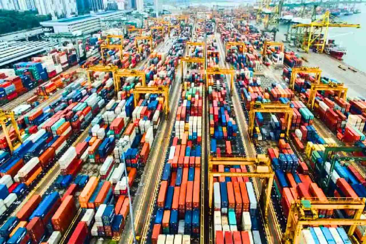 Containers dans un port de Thaïlande.