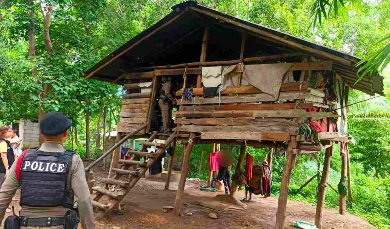 Thaïlande : un enfant élevé par des chiens retrouvé en train d'aboyer