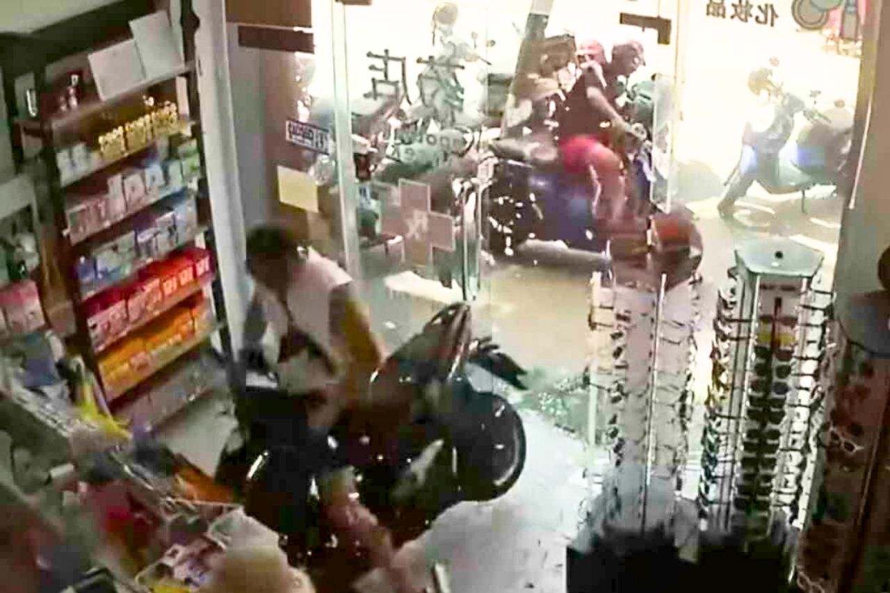 Thaïlande : un motard étranger frappé par la foule après un accident à Pattaya