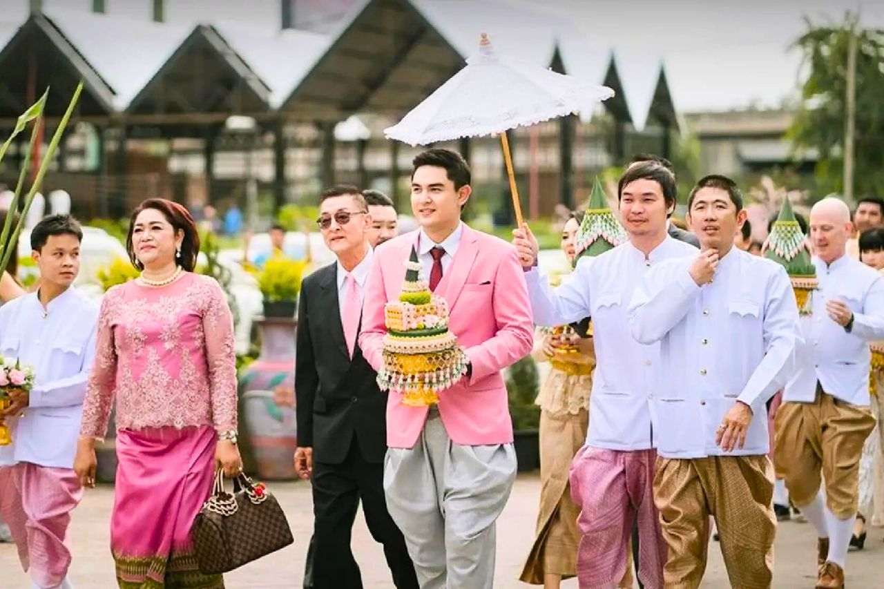 Le mariage thaïlandais : traditions uniques, rituels et moments insolites