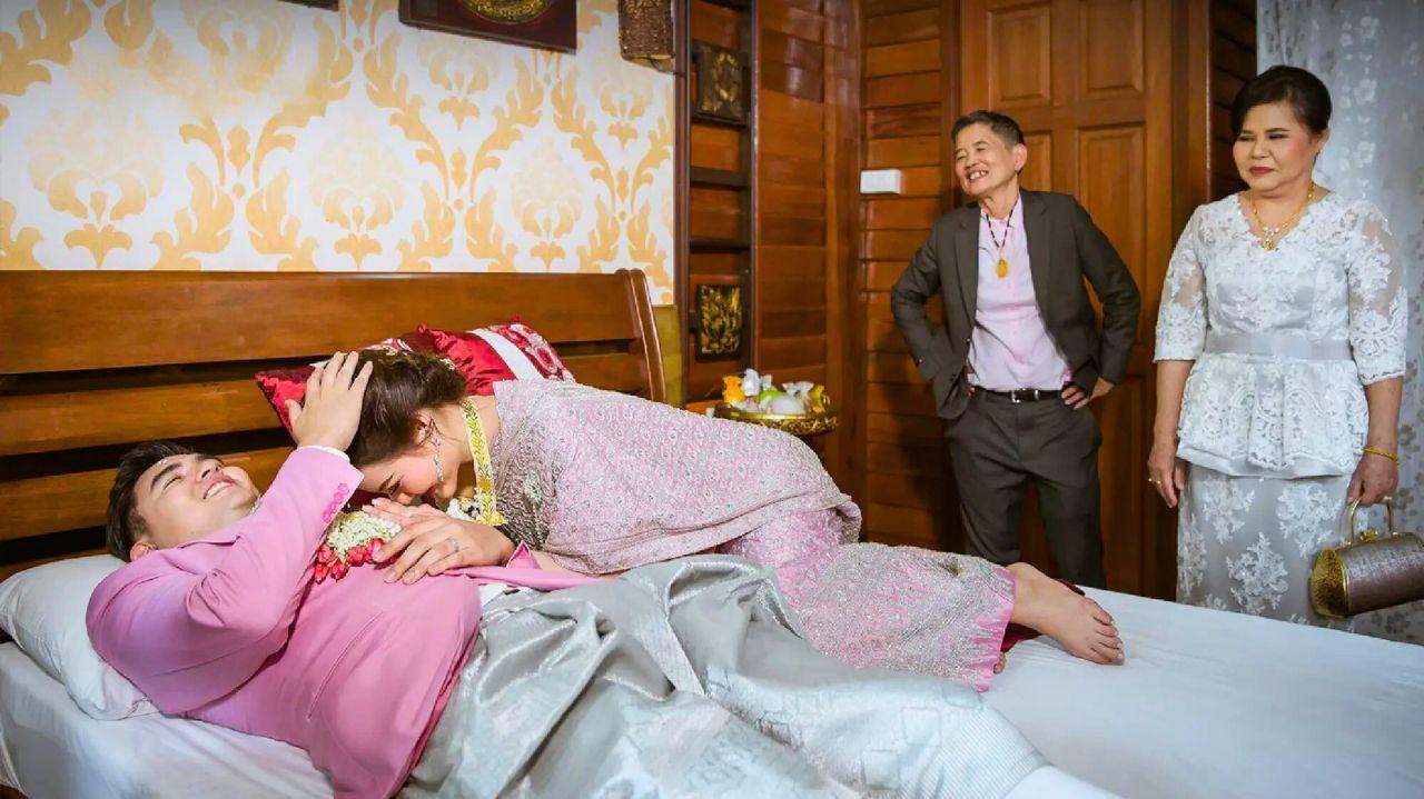 Le mariage thaïlandais : traditions uniques, rituels et moments insolites