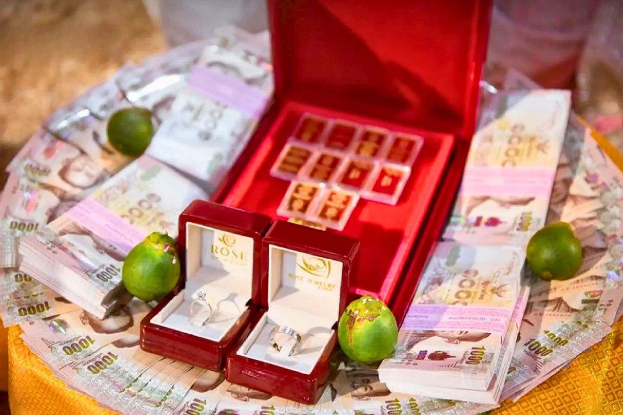 Le mariage thaïlandais : traditions uniques, rituels et moments insolites