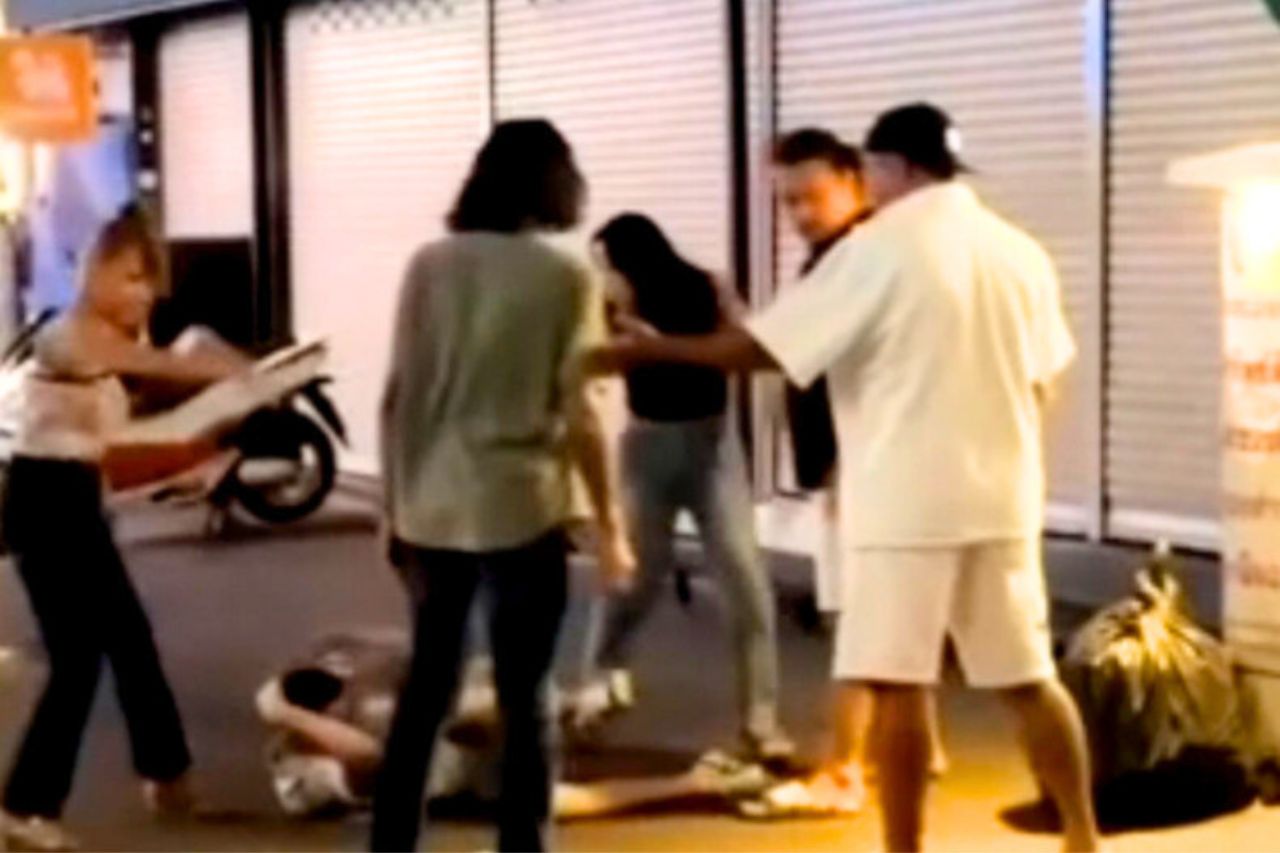 Thaïlande : trois bagarres impliquant des touristes secouent Pattaya 4 Touriste tabasse Pattaya