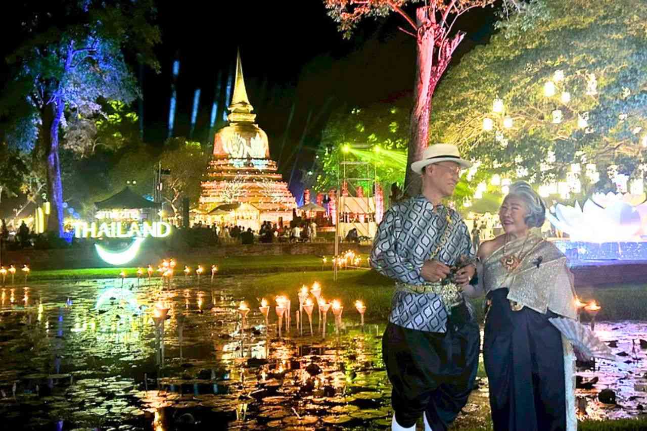 Thailand: a more subdued Loy Krathong 2025, dedicated to Queen Mother Sirikit 5 Thailand: a Loy Krathong 2025 more subdued, dedicated to the Queen Mother Sirikit