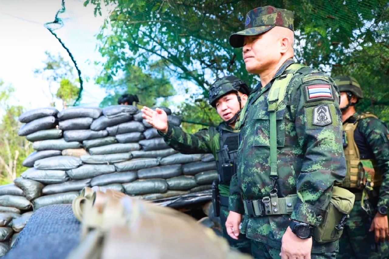 Militares tailandeses del segundo ejército, cerca de la frontera entre Tailandia y Camboya.