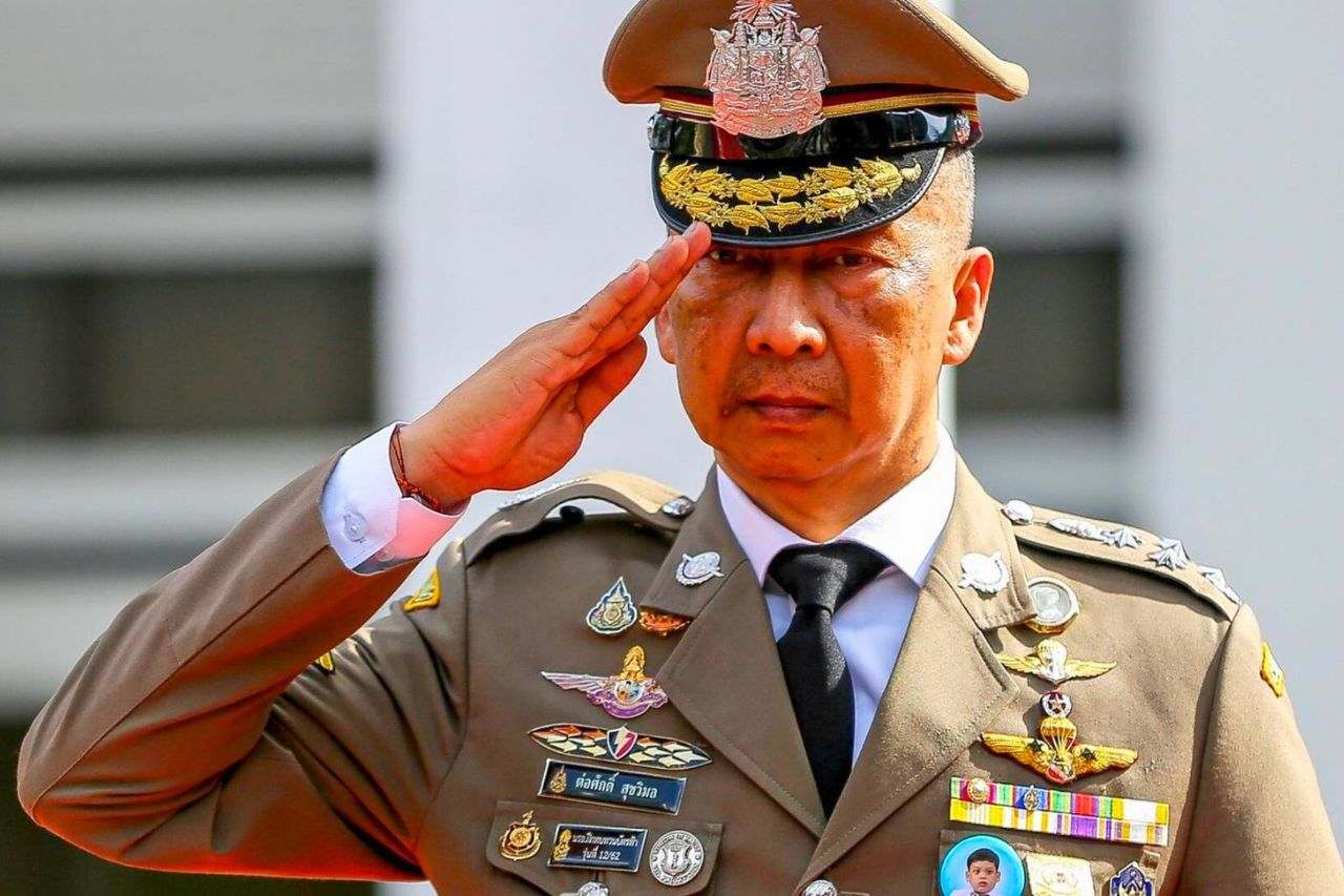 2025, l’année qui a fait vaciller la Thaïlande : séisme, scandales, guerre 6 Le général de police Torsak Sukvimol