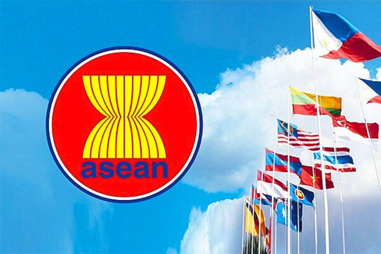 Logo de l'ASEAN et drapeaux des pays membres