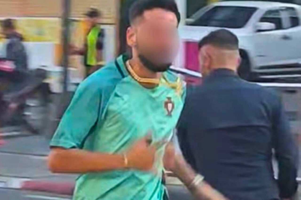 Chaos à Phuket : une gifle déclenche une rixe entre touristes et locaux 4 L'un des trois touristes étrangers impliqué dans la bagarre à Phuket