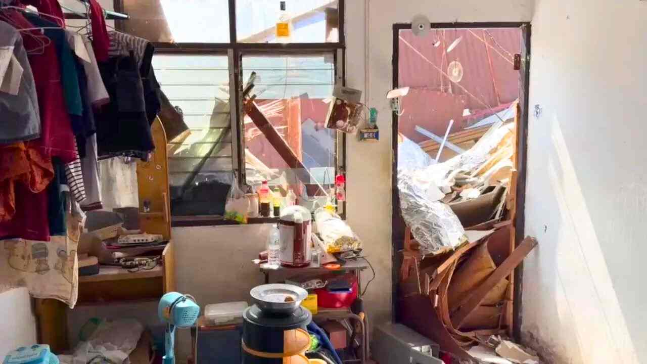 Intérieur de la maison de Narin Chinbutde après l'accident