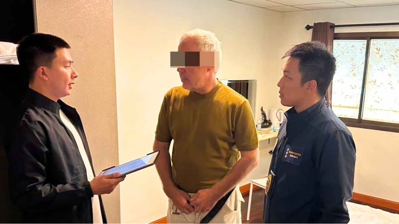 Un touriste allemand, connu sous le pseudonyme « Mr Spray », a été arrêté le 4 février pour avoir tagué « Save Gaza » (Sauvez Gaza) à plus de 40 endroits différents sur l'île de Koh Phangan