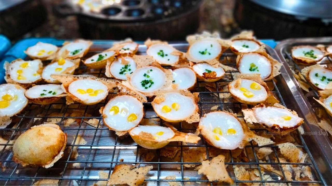 Khanom krok : le célèbre dessert thaïlandais à la noix de coco 4 Dessert thaïlandais Khanom krok