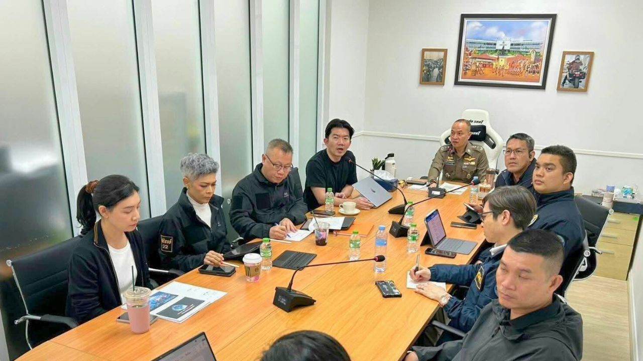 La Thaïlande et Meta s'attaquent aux réseaux d'escroqueries en ligne 4 Réunion entre la police thaïlandaise et des représentants de Meta à Bangkok pour lutter contre les escroqueries en ligne