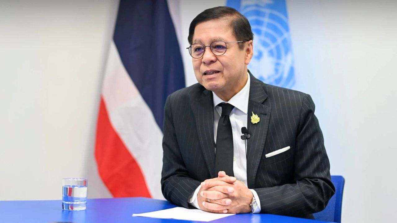 Le ministre des Affaires étrangères, Sihasak Phuangketkeow