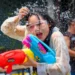 Bataille d'eau lors du Songkran en Thaïlande