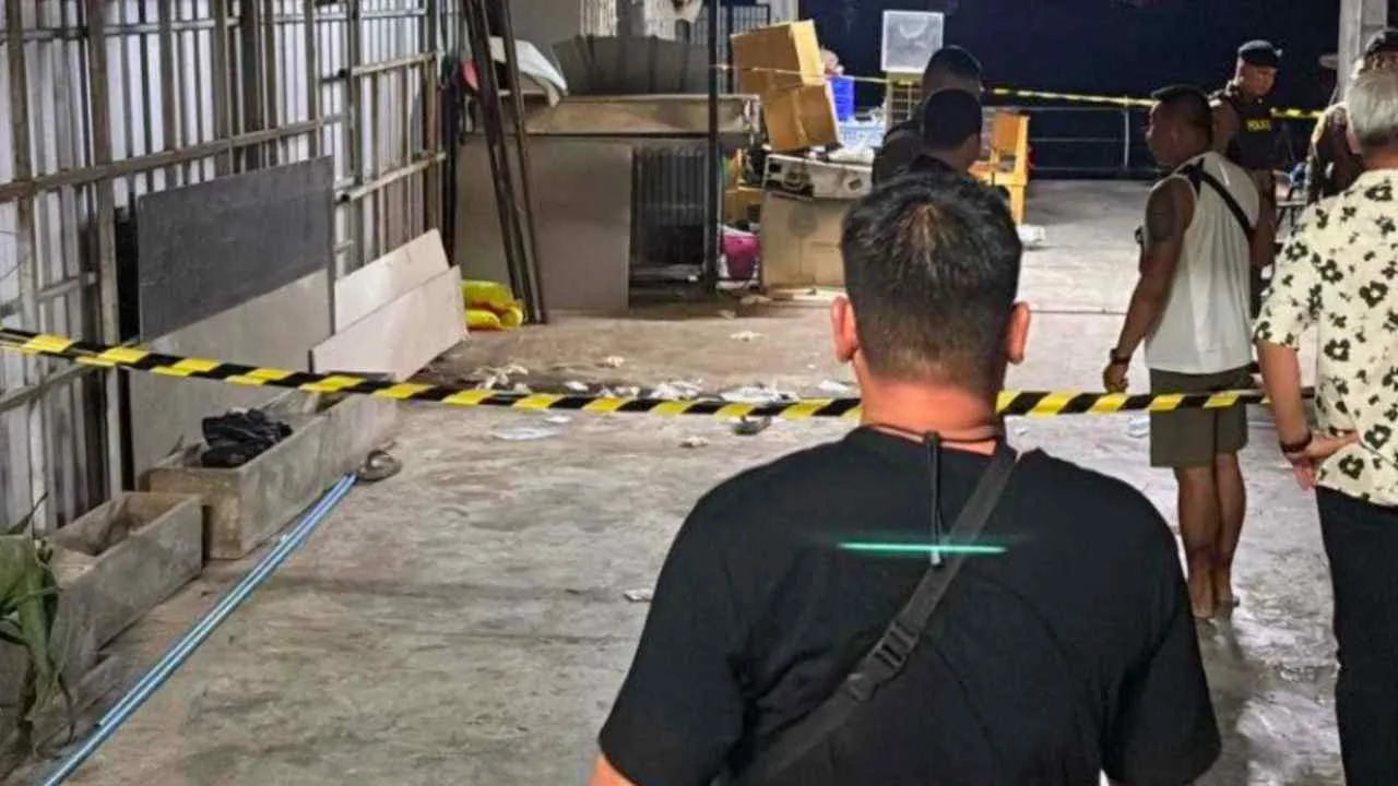 La police sécurise la scène de la fusillade près de Walking Street à Pattaya